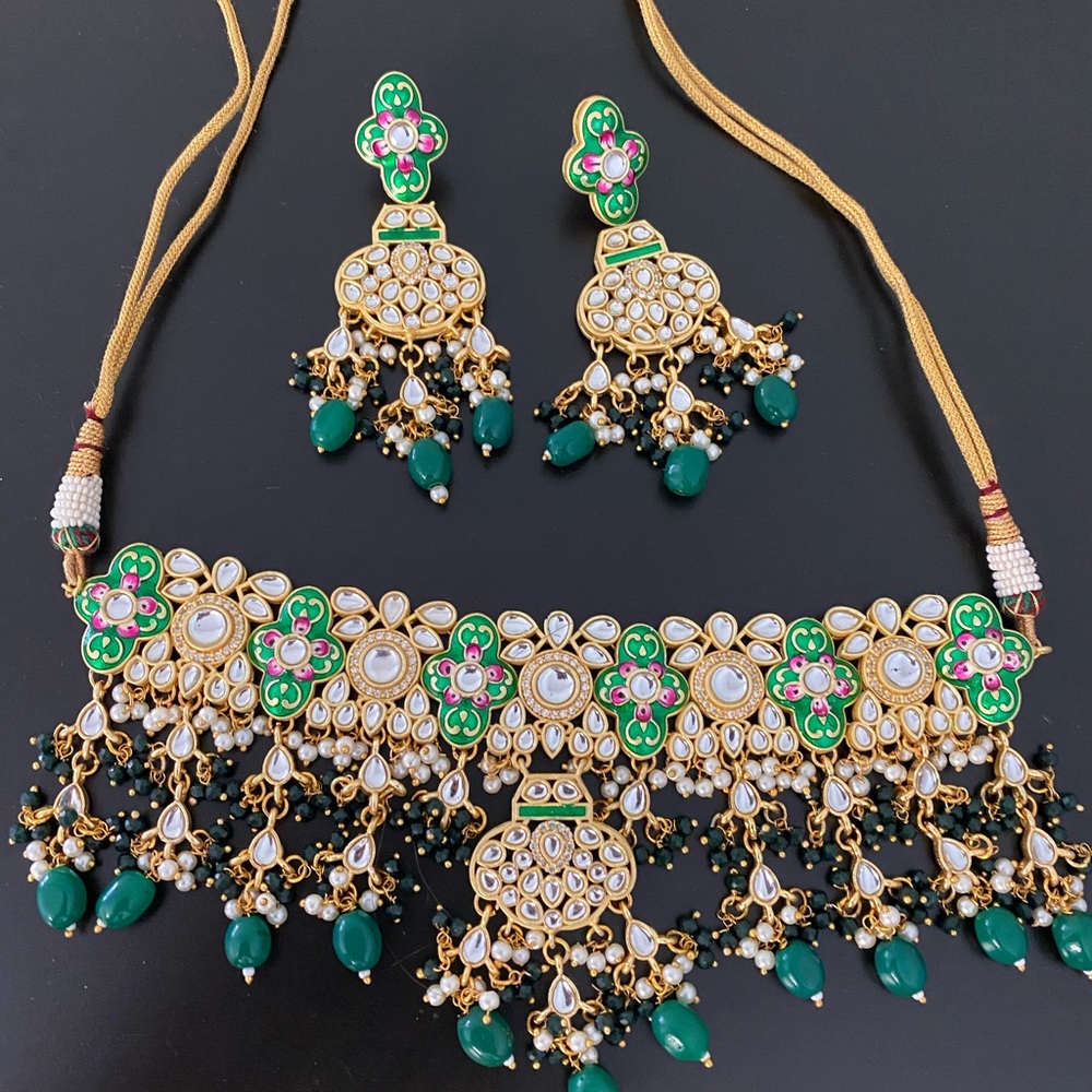 Choker Necklace Set